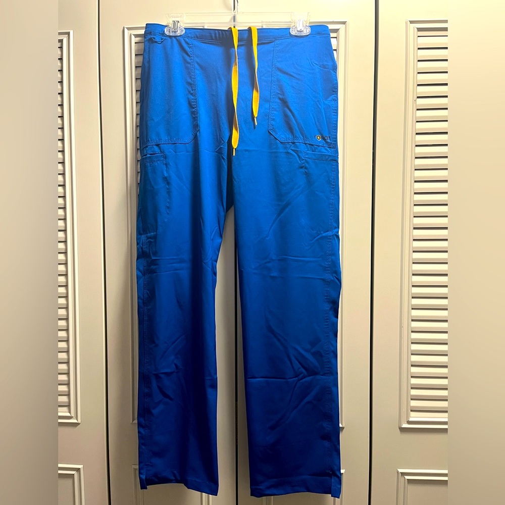 Women’s Carhartt Cargo Scrub Pants